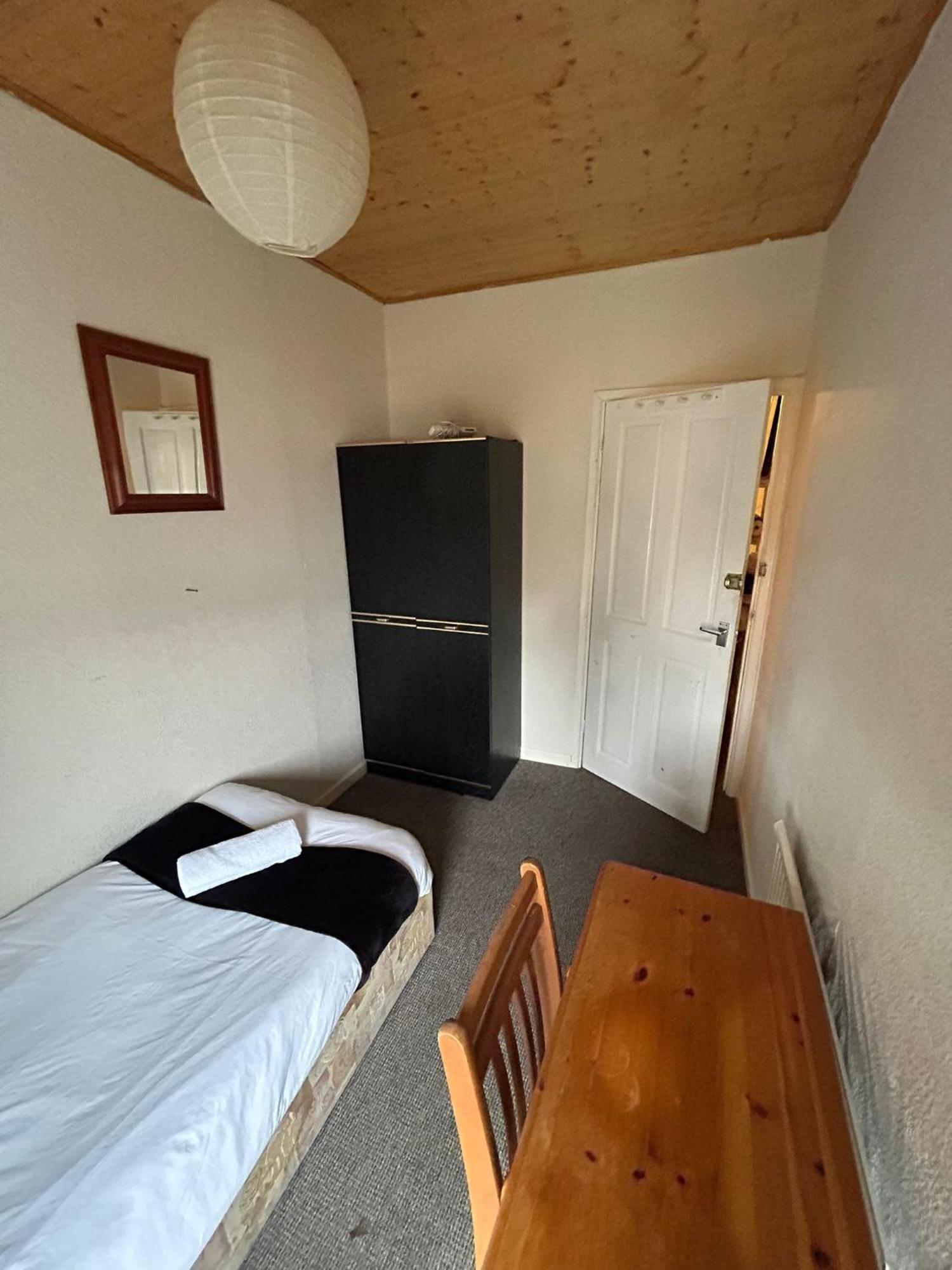 Hill Breeze House Hotel Merthyr Tydfil Ngoại thất bức ảnh